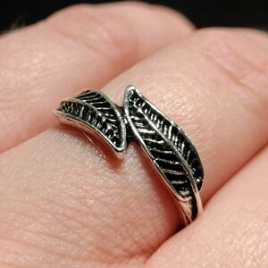 NEW Silver Double Feather Design Ring